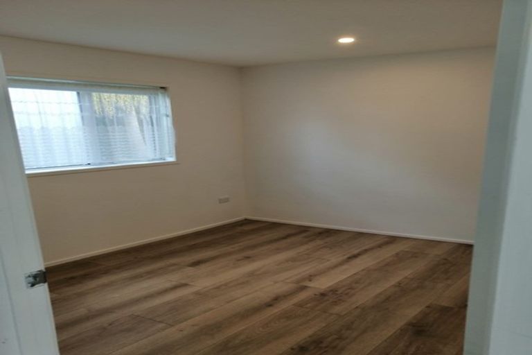 Photo of property in 26 Caribbean Drive, Unsworth Heights, Auckland, 0632