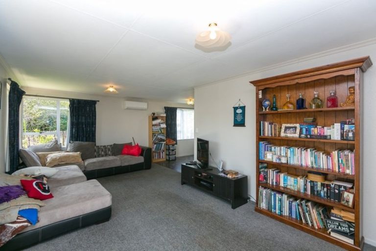 Photo of property in 54 Seaview Road, Marfell, New Plymouth, 4310