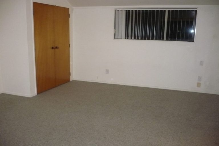 Photo of property in 28 Ronald Macken Place, Windsor Park, Auckland, 0632