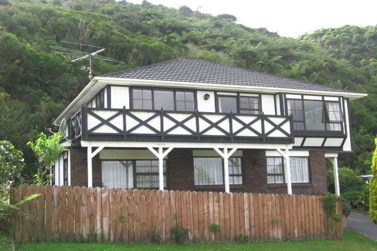 Photo of property in 42 Vasanta Avenue, Ngaio, Wellington, 6035