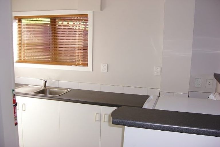 Photo of property in 1/9-11 Masterton Road, Rothesay Bay, Auckland, 0630