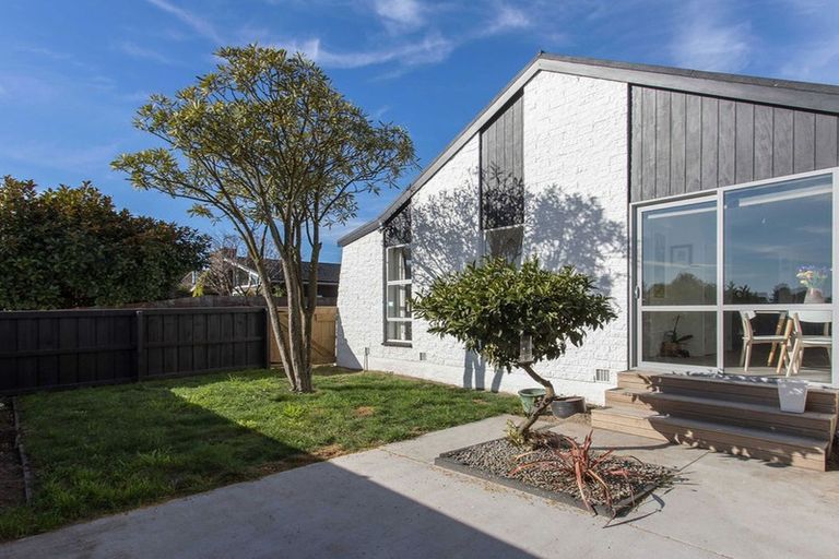 Photo of property in 1/8 Ashwood Street, Parklands, Christchurch, 8083