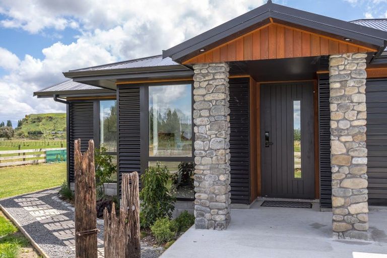 Photo of property in 64 Matapihi Road, Te Ore Ore, Masterton, 5886