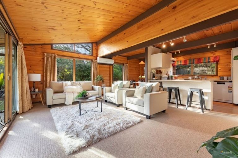 Photo of property in 363 Stokes Valley Road, Stokes Valley, Lower Hutt, 5019