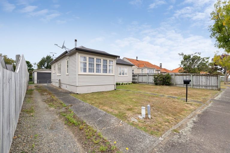 Photo of property in 49 Ihle Street, Terrace End, Palmerston North, 4410