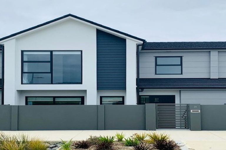 Photo of property in 8 Tieke Lane, Kenepuru, Porirua, 5022