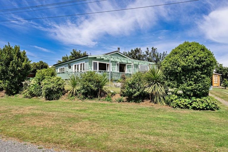 Photo of property in 3 Morton Street, Tuatapere, 9620