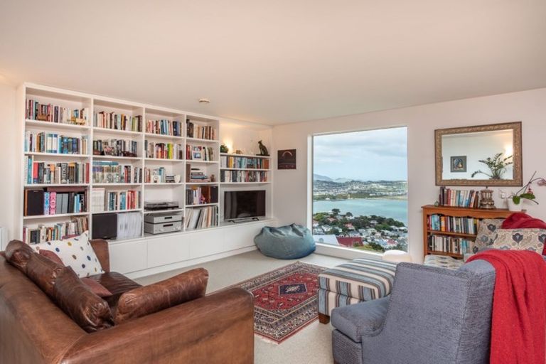Photo of property in 23 Alexandra Road, Roseneath, Wellington, 6021