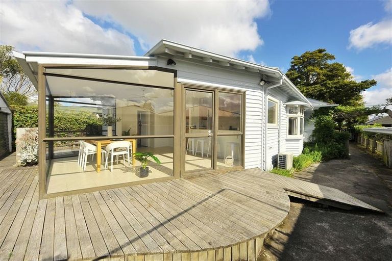 Photo of property in 1/9 Ngaio Street, Saint Martins, Christchurch, 8022