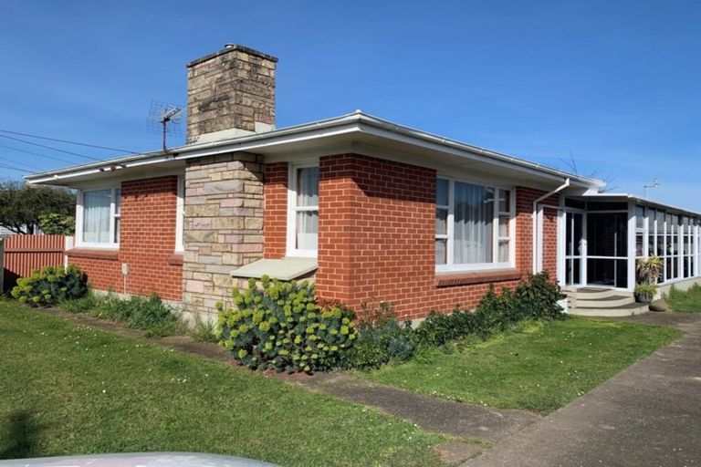 Photo of property in 35 Egmont Street, Hawera, 4610