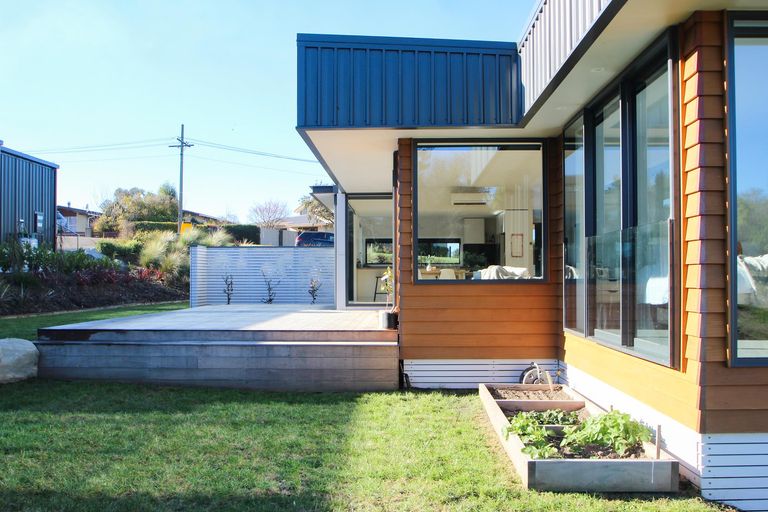 Photo of property in 64 Derwent Street, Oamaru North, Oamaru, 9400