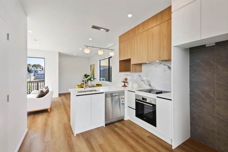 Photo of property in 5c Ainsdale Place, Manurewa, Auckland, 2102