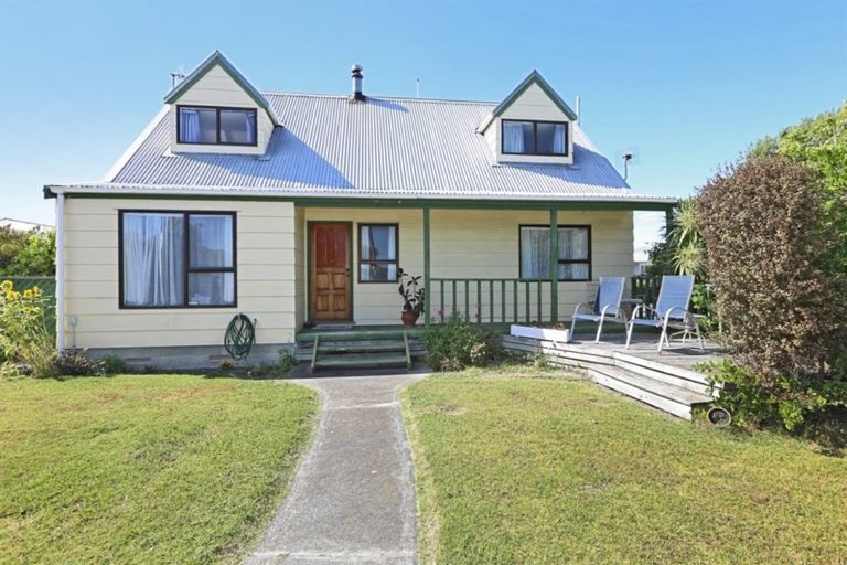 Property details for 18 Duckworth Crescent, Greenmeadows, Napier, 4112