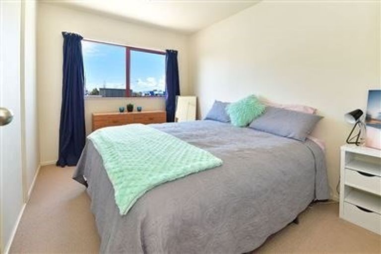 Photo of property in 33a Florence Avenue, Orewa, 0931