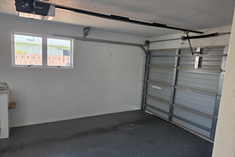 Photo of property in 1/42 Belt Road, Moturoa, New Plymouth, 4310