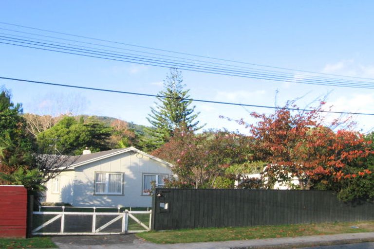 Photo of property in 3 Sunny Glen, Waikanae, 5036
