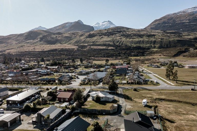 Photo of property in 35 Oban Street, Glenorchy, 9372