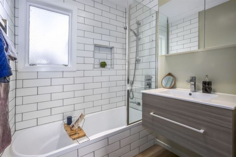 Photo of property in 18 Gear Terrace, Ranui, Porirua, 5024