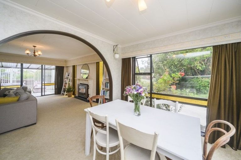 Photo of property in 18 Cecil Place, Cloverlea, Palmerston North, 4412