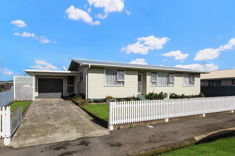 Photo of property in 10a Edward Street, Pahiatua, 4910