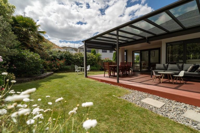 Photo of property in 53 Amesbury Drive, Churton Park, Wellington, 6037