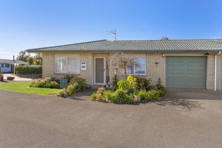 Photo of property in 4/8 Village Place, Tuakau, 2121