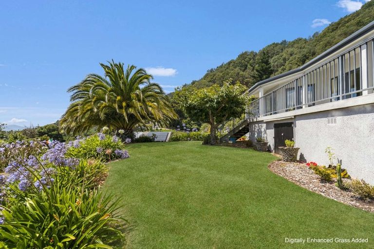 Photo of property in 85 Kent Street, Picton, 7220