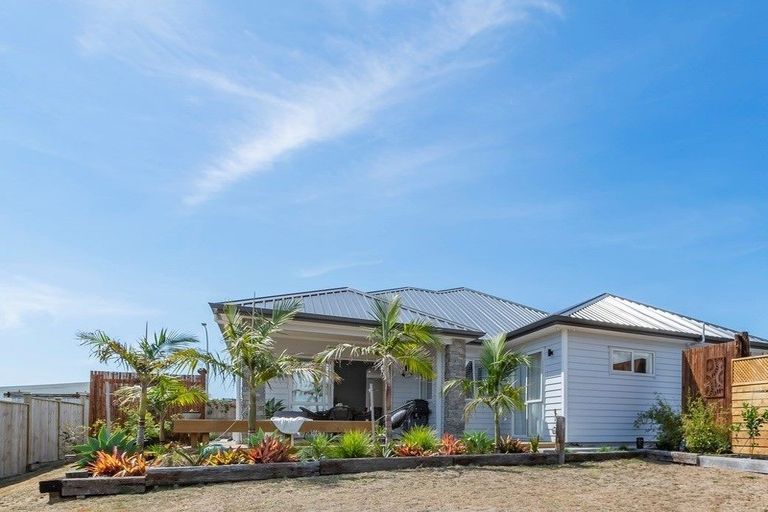 Photo of property in 49 Eighth View Avenue, Beachlands, Auckland, 2018