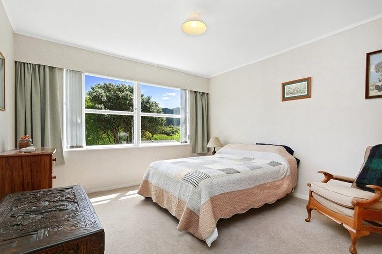 Photo of property in 8 Fitzwilliam Terrace, Tawa, Wellington, 5028