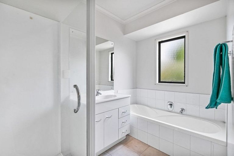 Photo of property in 52c Arimu Road, Papakura, 2110