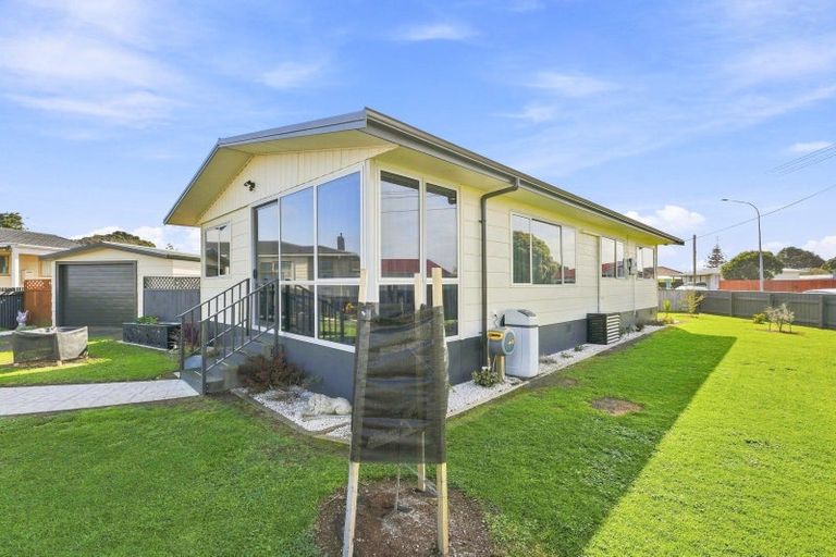 Photo of property in 1a Mosston Road, Castlecliff, Whanganui, 4501
