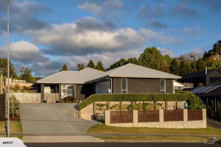 Photo of property in 284 Ballintoy Park Drive, Welcome Bay, Tauranga, 3175