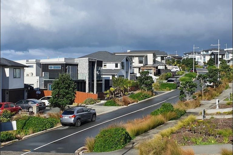 Photo of property in 2b Makura Road, Long Bay, Auckland, 0630