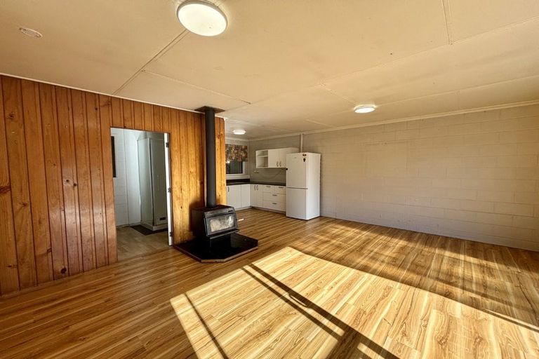 Photo of property in 2/1 Angle Street, Picton, 7220