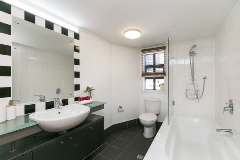 Photo of property in Dominion Apartments, 11/80 Victoria Street, Wellington Central, Wellington, 6011