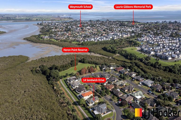 Photo of property in 14 Sandwick Drive, Weymouth, Auckland, 2103