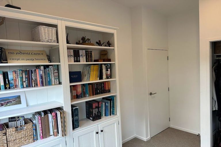 Photo of property in 1a Shamrock Lane, Te Atatu Peninsula, Auckland, 0610