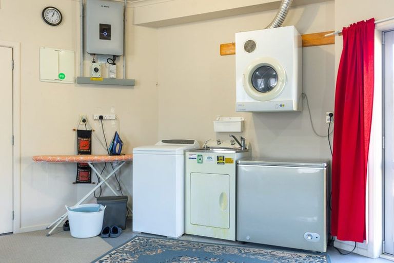 Photo of property in 255 Waikawa Road, Waikawa, Picton, 7220