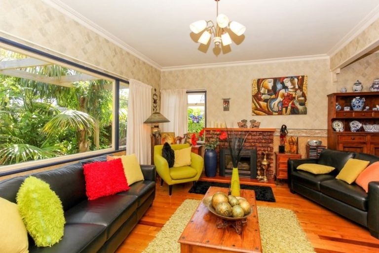 Photo of property in 65 Paynters Avenue, Strandon, New Plymouth, 4312