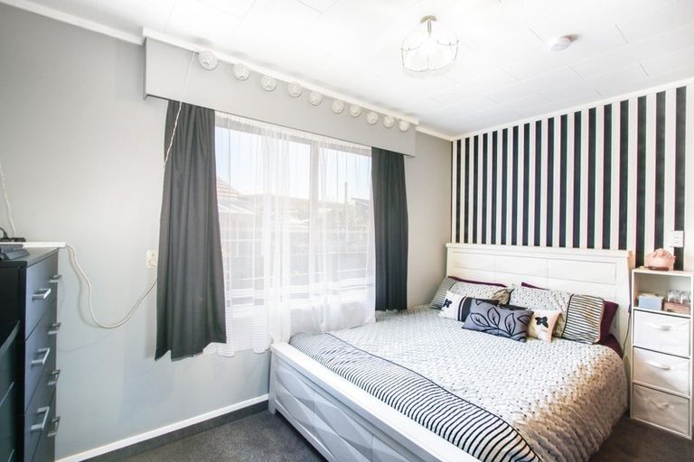 Photo of property in 69 Puketapu Road, Taradale, Napier, 4112