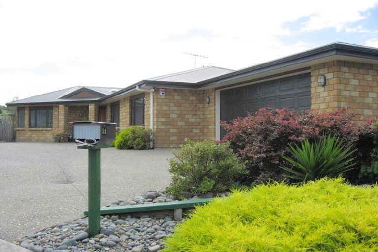 Photo of property in 9 Parvin Place, Pukekohe, 2120