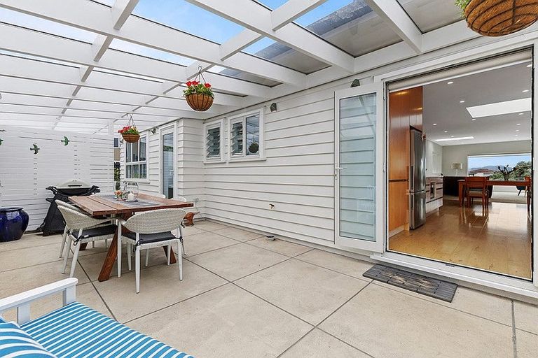 Photo of property in 26 Beach Road, Castor Bay, Auckland, 0620