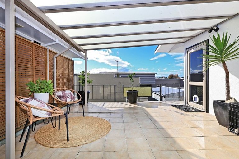 Photo of property in 4/8 Lee Road, Taradale, Napier, 4112