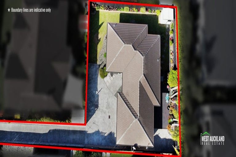 Photo of property in 19 Heversham Place, Glendene, Auckland, 0602