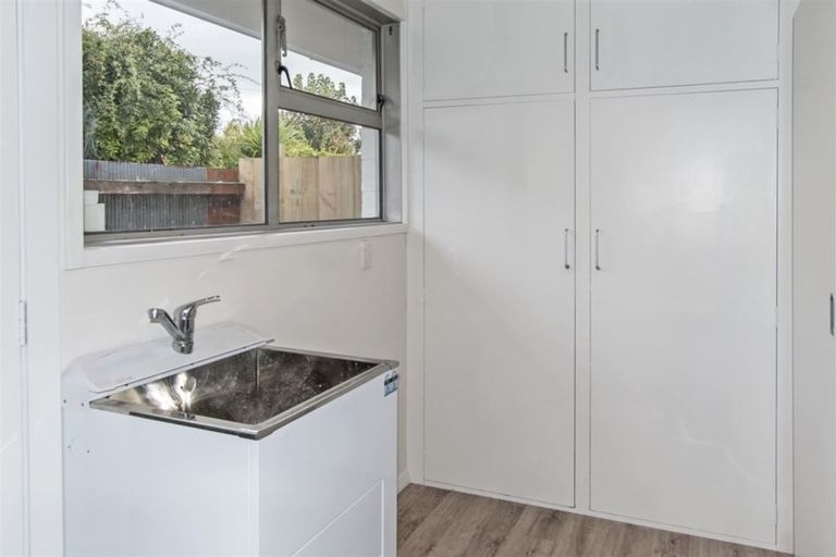 Photo of property in 2/86 Avonhead Road, Avonhead, Christchurch, 8042