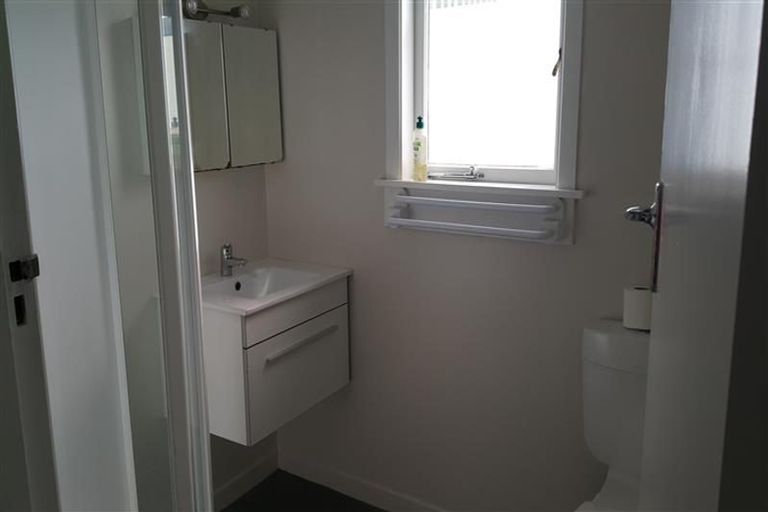 Photo of property in 679 Swanson Road, Swanson, Auckland, 0612