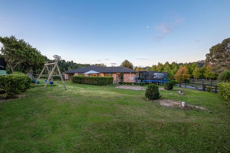 Photo of property in 1084 Weranui Road, Wainui, Silverdale, 0994