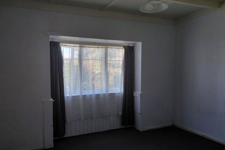 Photo of property in 1/12 Hinekohu Street, New Lynn, Auckland, 0600