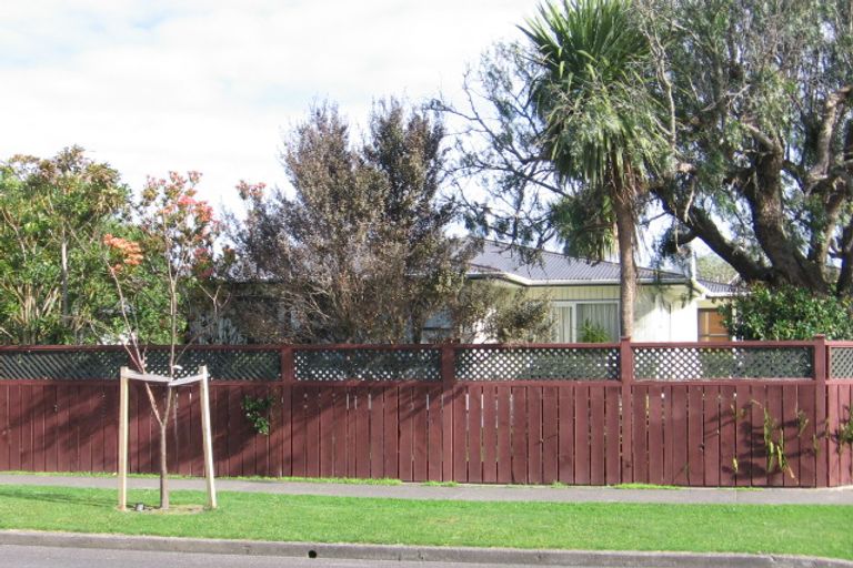 Photo of property in 86 Wikiriwhi Crescent, Awapuni, Palmerston North, 4412