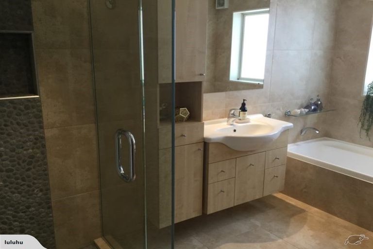 Photo of property in 2/35 Kowhai Road, Mairangi Bay, Auckland, 0630